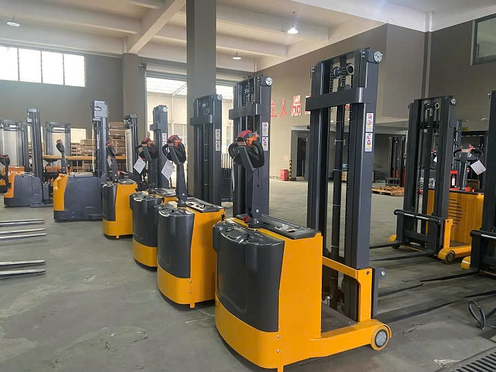 XE NÂNG ĐIỆN STACKER ĐỐI TRỌNG 0,7 TẤN E0730JZ - Ảnh 4