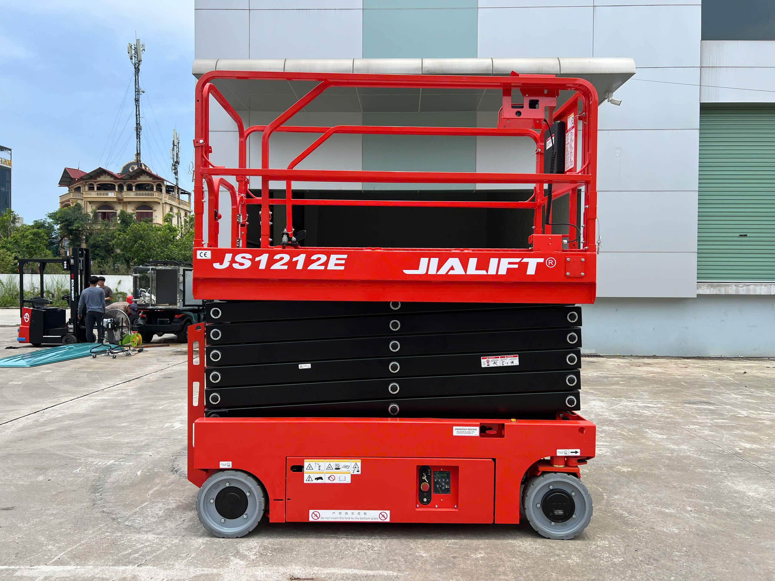 XE NÂNG NGƯỜI CẮT KÉO 12M JIALIFT JS1212