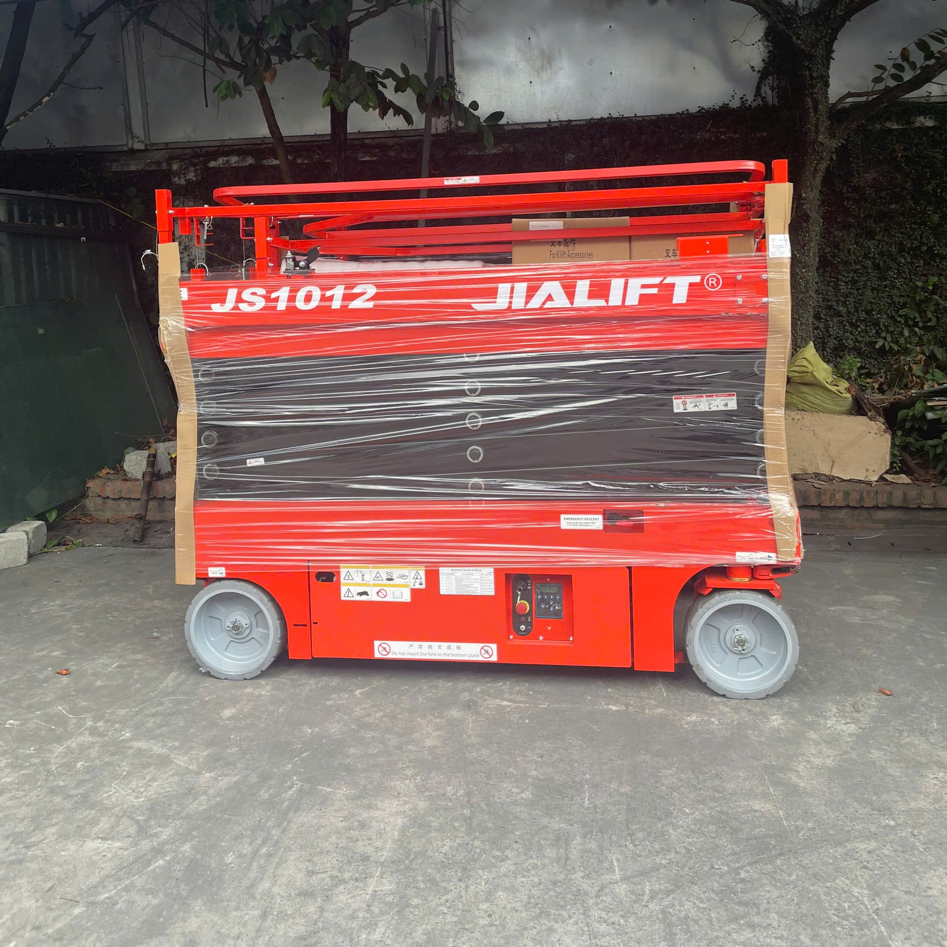 XE NÂNG NGƯỜI CẮT KÉO 10M JIALIFT JS1012 - Ảnh 3
