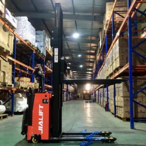 Alternative view of XE NÂNG ĐIỆN STACKER 1,5 TẤN CL1532E