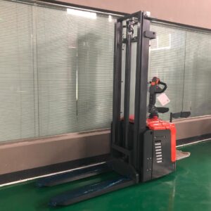 Alternative view of XE NÂNG ĐIỆN STACKER 2 TẤN CL2045GA
