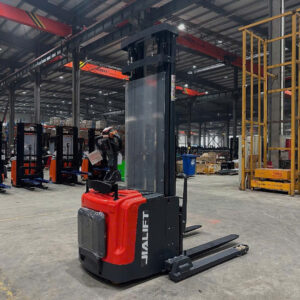 XE NÂNG ĐIỆN CHÂN RỘNG 2 TẤN CL2030GAY