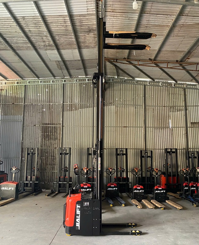 XE NÂNG ĐIỆN STACKER 1,6 TẤN CL1645GA - Ảnh 5