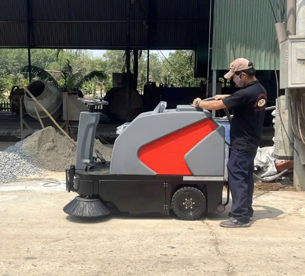 XE QUÉT RÁC NGỒI LÁI YANGZI S6 - Ảnh 5