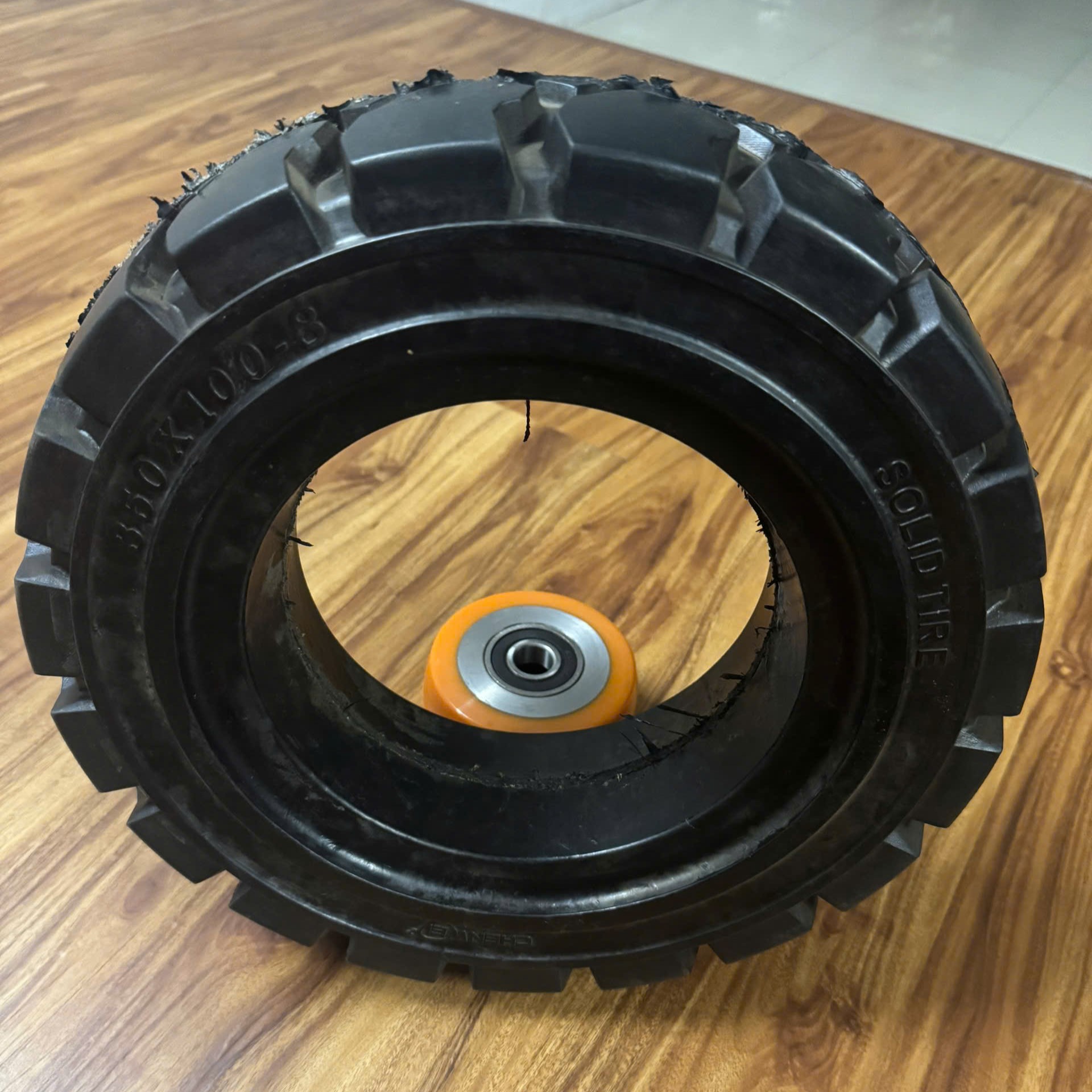 LỐP ĐẶC XE NÂNG, XE QUÉT RÁC 350x100-8 - Ảnh 5