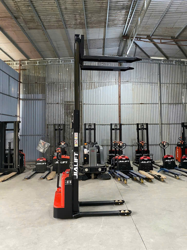 XE NÂNG ĐIỆN STACKER 1,5 TẤN CL1530JB - Ảnh 12