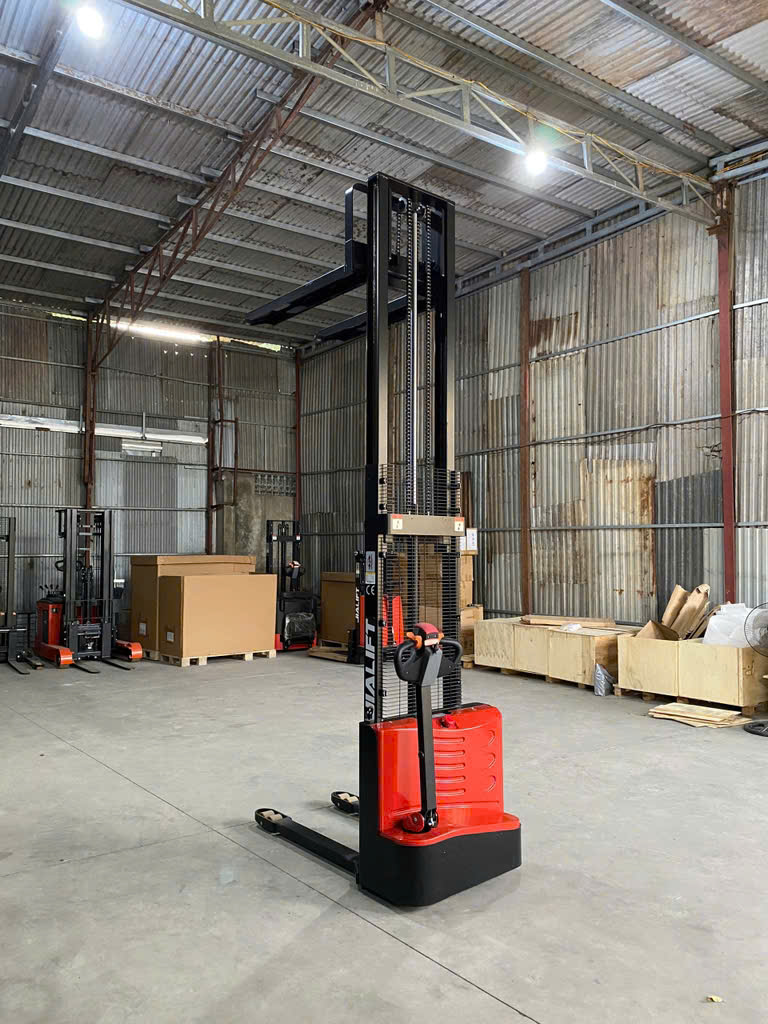 XE NÂNG ĐIỆN STACKER 1,5 TẤN CL1530JB - Ảnh 9