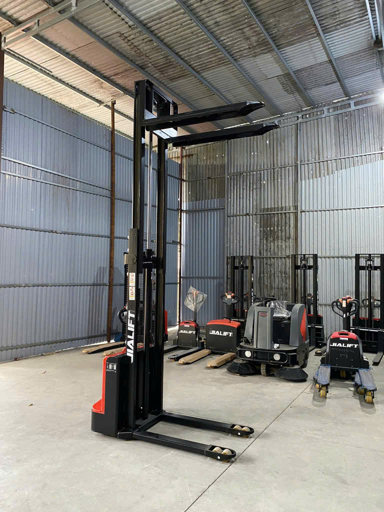 XE NÂNG ĐIỆN STACKER 1,5 TẤN CL1530JB - Ảnh 8